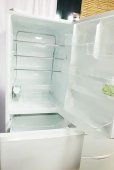画像2: 2013年製　東芝　5ドア冷蔵庫　自動製氷付き　426L (2)