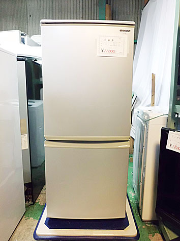 2009年製 シャープ 2ドア冷蔵庫 137L - B-Market