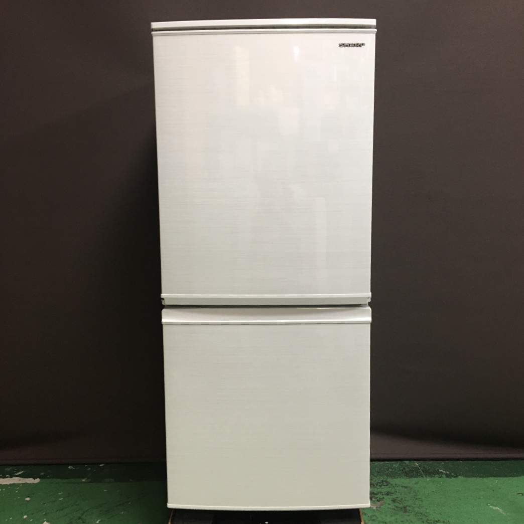 幻想的 シャープ 2ドア冷蔵庫 137 L - 冷蔵庫